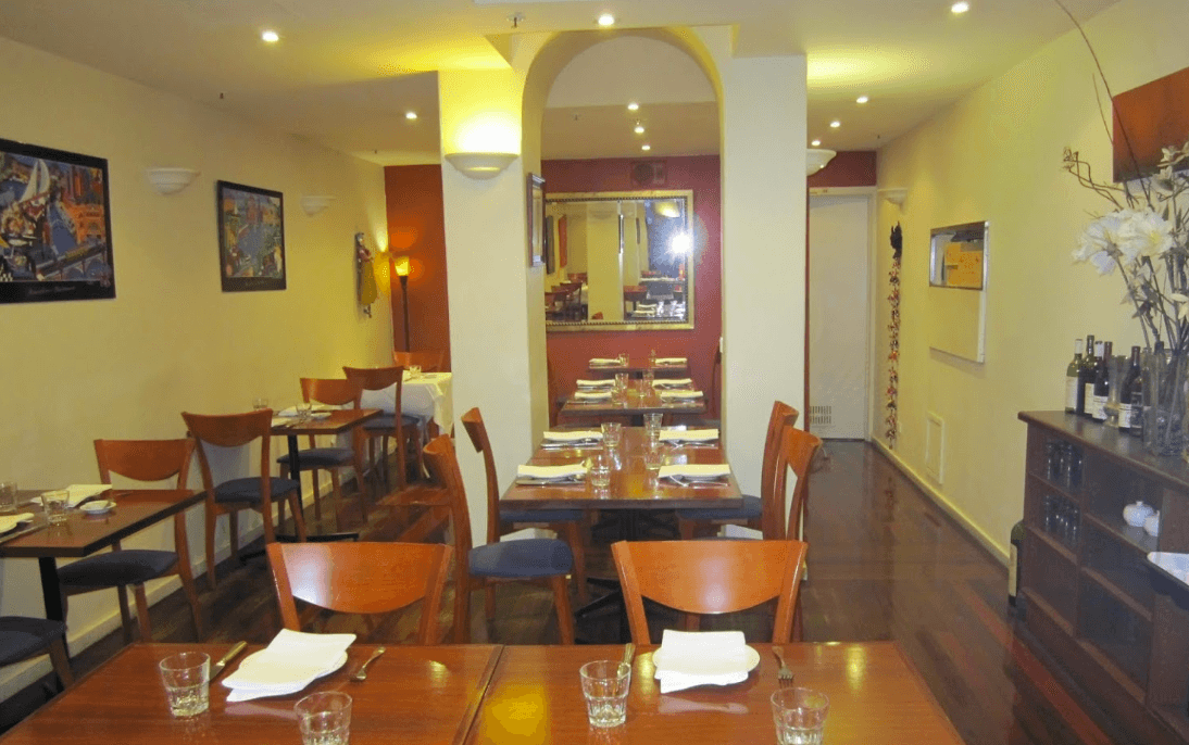 curry vault indian restaurant melbourne - an inside view